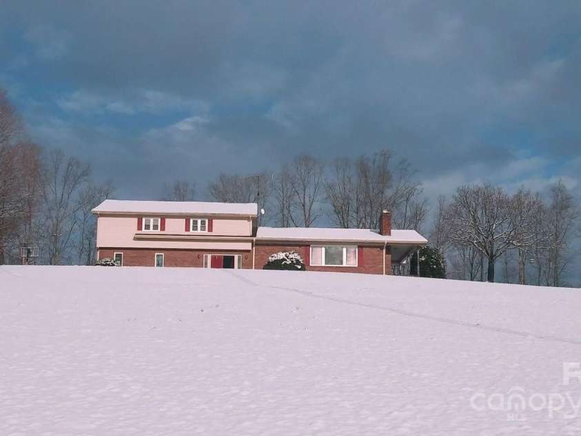 174 Brooke Breeze Lane, Rutherfordton, NC 28139.  MLS# CAR4231711, YatesRealty ID 10500. 