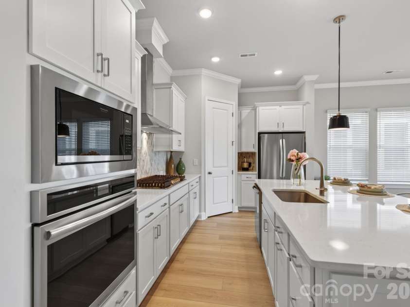 1306 Idyllic Lane, Waxhaw, NC 28173.  MLS# CAR4400609, YatesRealty ID 10501. Kitchen
