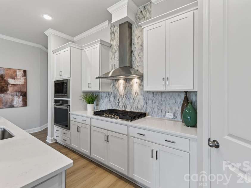 1306 Idyllic Lane, Waxhaw, NC 28173.  MLS# CAR4400609, YatesRealty ID 10501. Kitchen