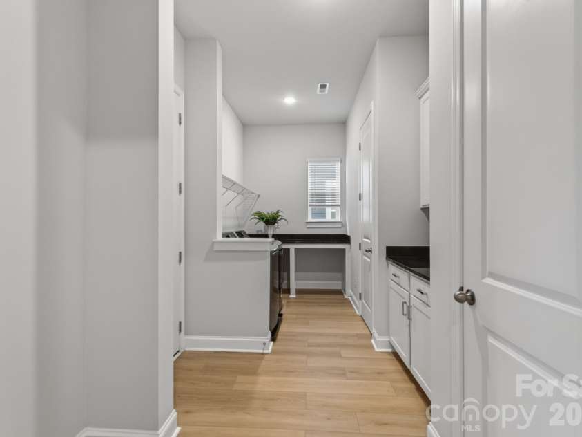 1306 Idyllic Lane, Waxhaw, NC 28173.  MLS# CAR4400609, YatesRealty ID 10501. Laundry Room