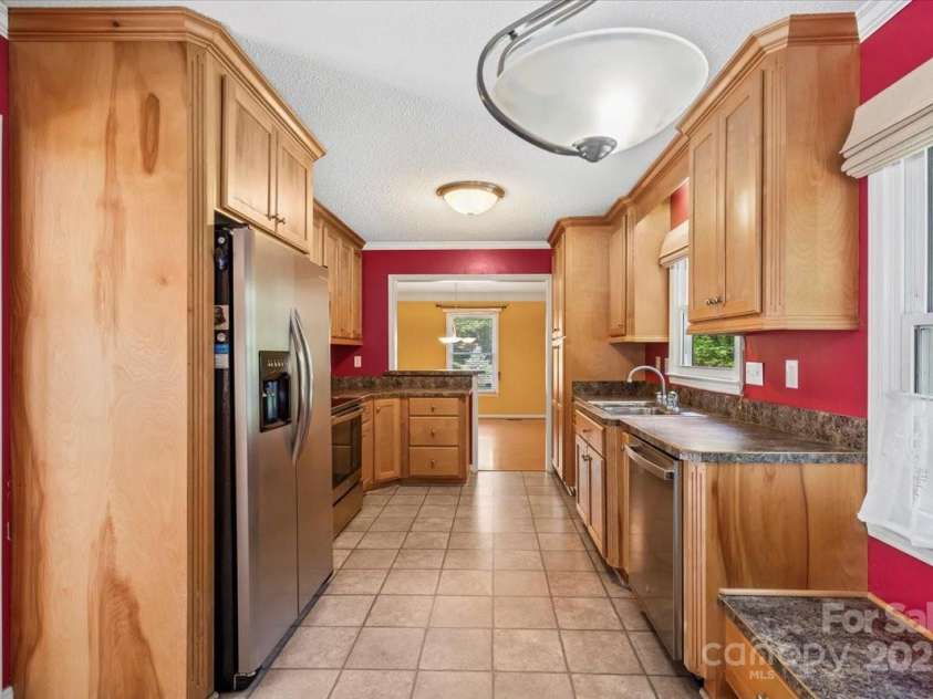 3712 Eaglebrook Drive, Gastonia, NC 28056.  MLS# CAR4253727, YatesRealty ID 10501. 