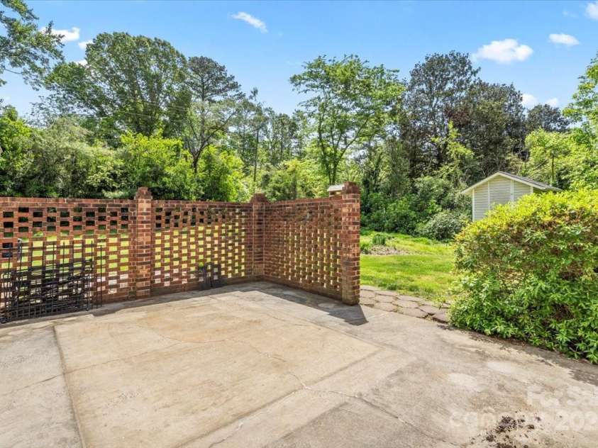 3712 Eaglebrook Drive, Gastonia, NC 28056.  MLS# CAR4253727, YatesRealty ID 10501. 