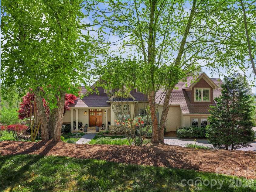 457 Coopers Hawk Drive, Asheville, NC 28803.  MLS# CAR4356580, YatesRealty ID 10502. 
