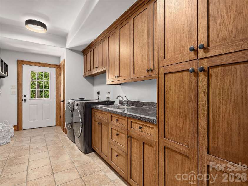 457 Coopers Hawk Drive, Asheville, NC 28803.  MLS# CAR4356580, YatesRealty ID 10502. 