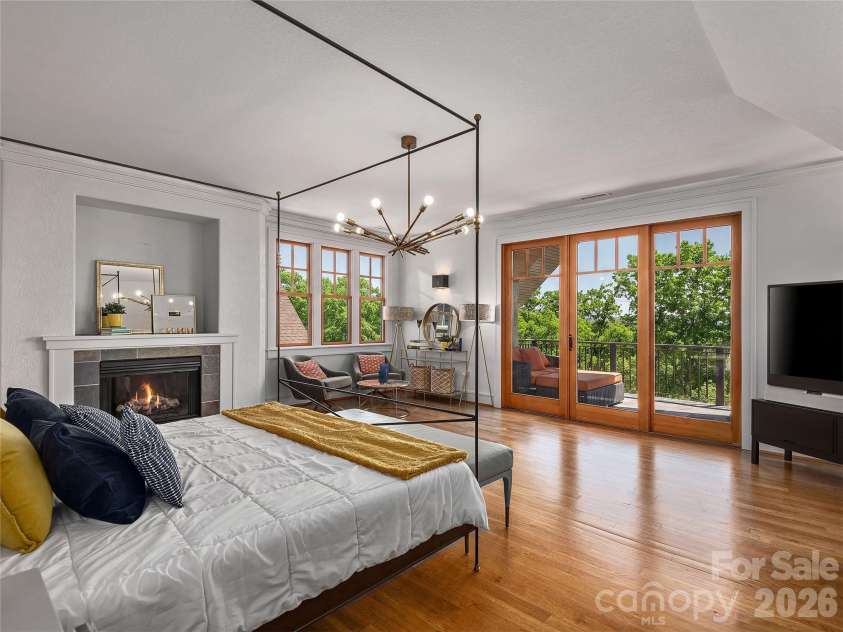 457 Coopers Hawk Drive, Asheville, NC 28803.  MLS# CAR4356580, YatesRealty ID 10502. 