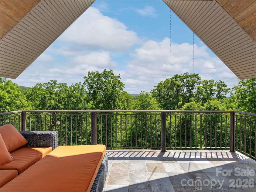 457 Coopers Hawk Drive, Asheville, NC 28803.  MLS# CAR4356580, YatesRealty ID 10502. 