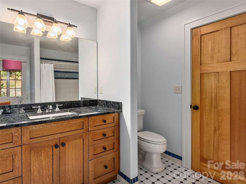 457 Coopers Hawk Drive, Asheville, NC 28803.  MLS# CAR4356580, YatesRealty ID 10502. 