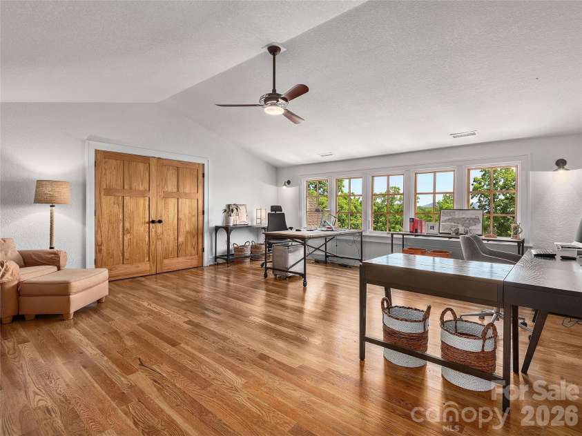 457 Coopers Hawk Drive, Asheville, NC 28803.  MLS# CAR4356580, YatesRealty ID 10502. 