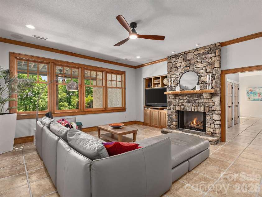 457 Coopers Hawk Drive, Asheville, NC 28803.  MLS# CAR4356580, YatesRealty ID 10502. 