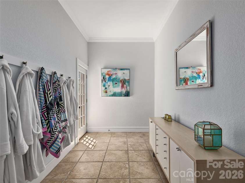 457 Coopers Hawk Drive, Asheville, NC 28803.  MLS# CAR4356580, YatesRealty ID 10502. 