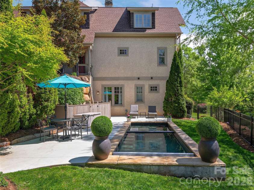 457 Coopers Hawk Drive, Asheville, NC 28803.  MLS# CAR4356580, YatesRealty ID 10502. 