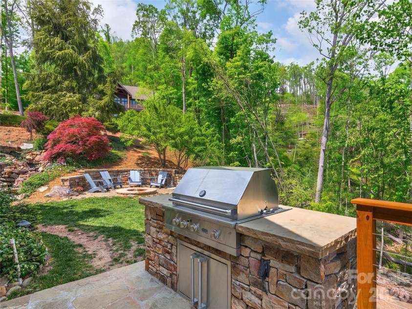 457 Coopers Hawk Drive, Asheville, NC 28803.  MLS# CAR4356580, YatesRealty ID 10502. 