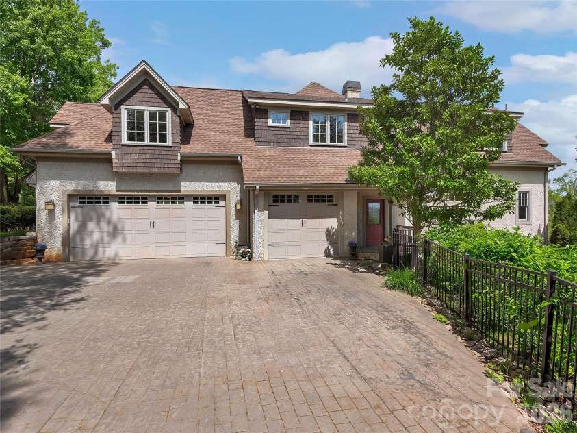 457 Coopers Hawk Drive, Asheville, NC 28803.  MLS# CAR4356580, YatesRealty ID 10502. 