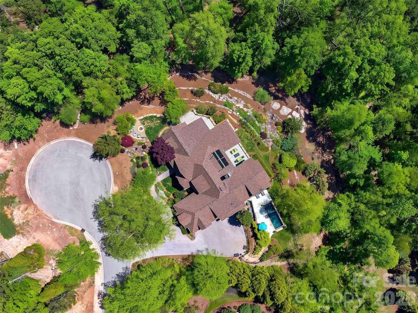 457 Coopers Hawk Drive, Asheville, NC 28803.  MLS# CAR4356580, YatesRealty ID 10502. 