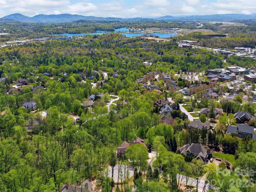 457 Coopers Hawk Drive, Asheville, NC 28803.  MLS# CAR4356580, YatesRealty ID 10502. 
