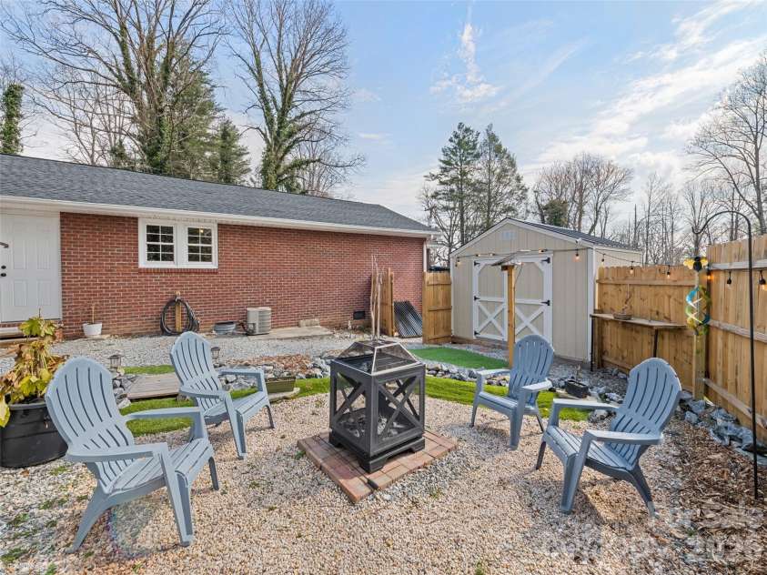 110 Ewart Drive, Hendersonville, NC 28739.  MLS# CAR4355158, YatesRealty ID 10503. 