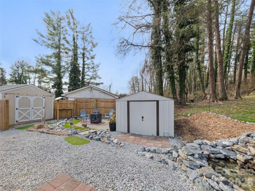 110 Ewart Drive, Hendersonville, NC 28739.  MLS# CAR4355158, YatesRealty ID 10503. 