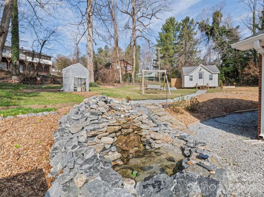 110 Ewart Drive, Hendersonville, NC 28739.  MLS# CAR4355158, YatesRealty ID 10503. 