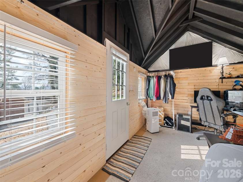 110 Ewart Drive, Hendersonville, NC 28739.  MLS# CAR4355158, YatesRealty ID 10503. 