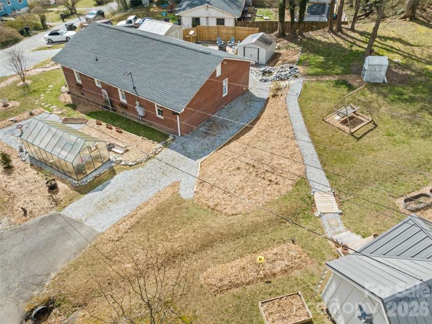 110 Ewart Drive, Hendersonville, NC 28739.  MLS# CAR4355158, YatesRealty ID 10503. 