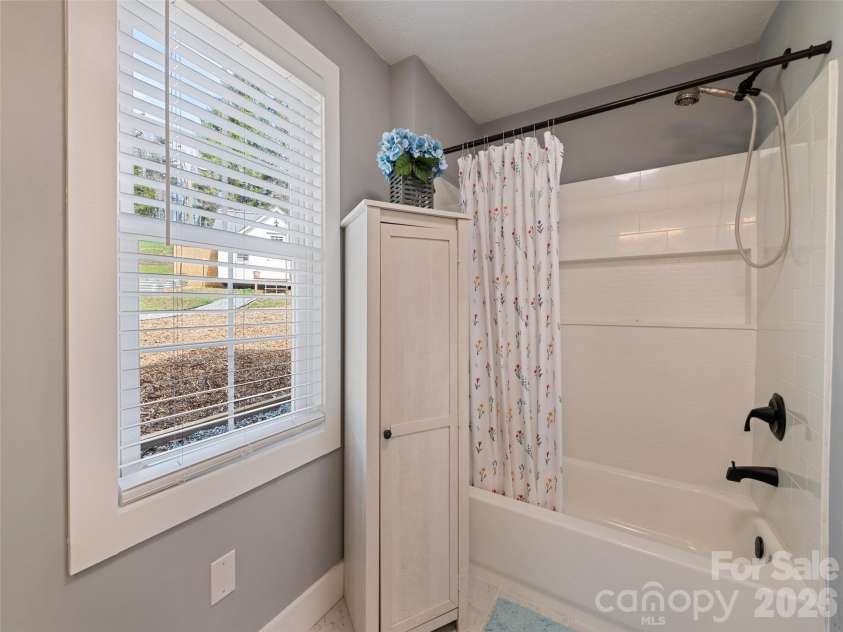 110 Ewart Drive, Hendersonville, NC 28739.  MLS# CAR4355158, YatesRealty ID 10503. 