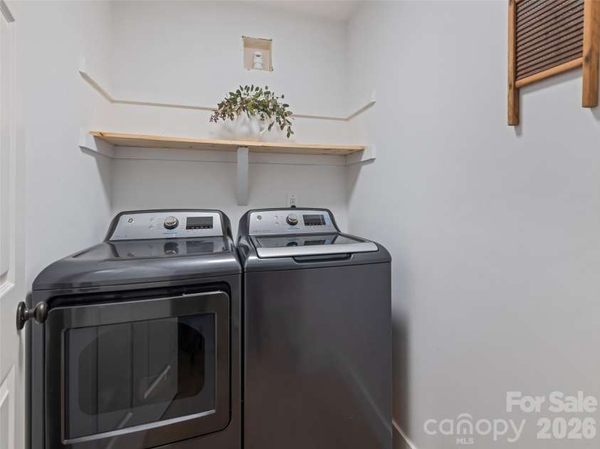 110 Ewart Drive, Hendersonville, NC 28739.  MLS# CAR4355158, YatesRealty ID 10503. 