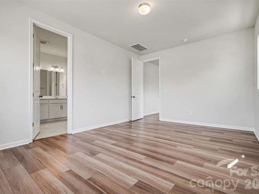 105 Renny Alley, Charlotte, NC 28217.  MLS# CAR4358440, YatesRealty ID 10506. 