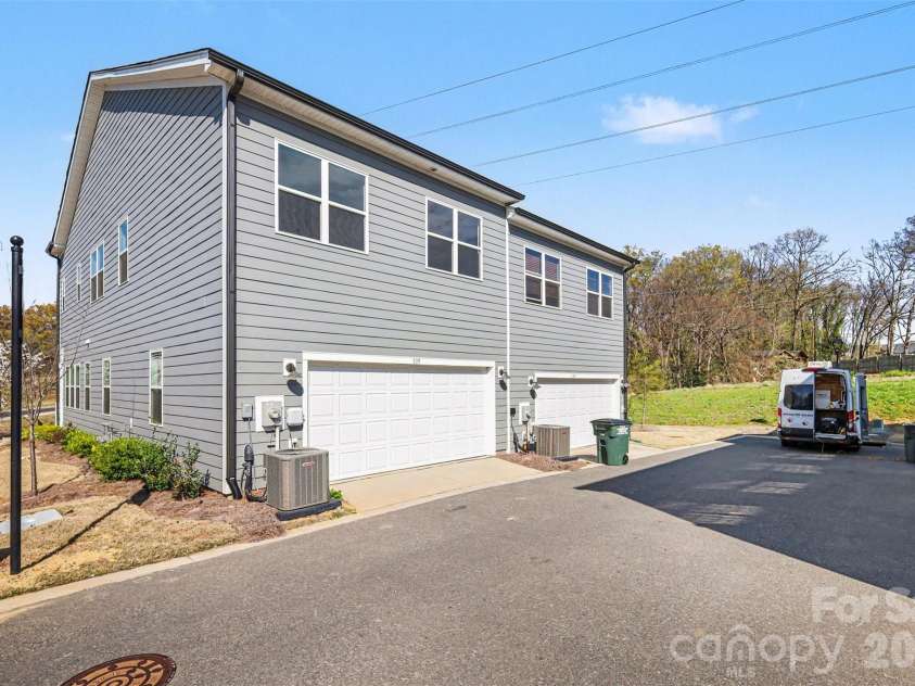 105 Renny Alley, Charlotte, NC 28217.  MLS# CAR4358440, YatesRealty ID 10506. 