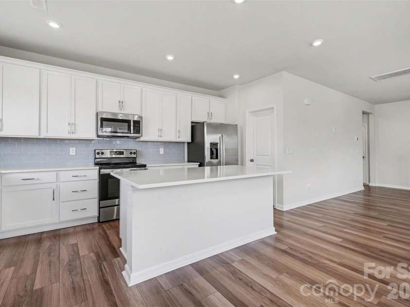 105 Renny Alley, Charlotte, NC 28217.  MLS# CAR4414720, YatesRealty ID 10506. 