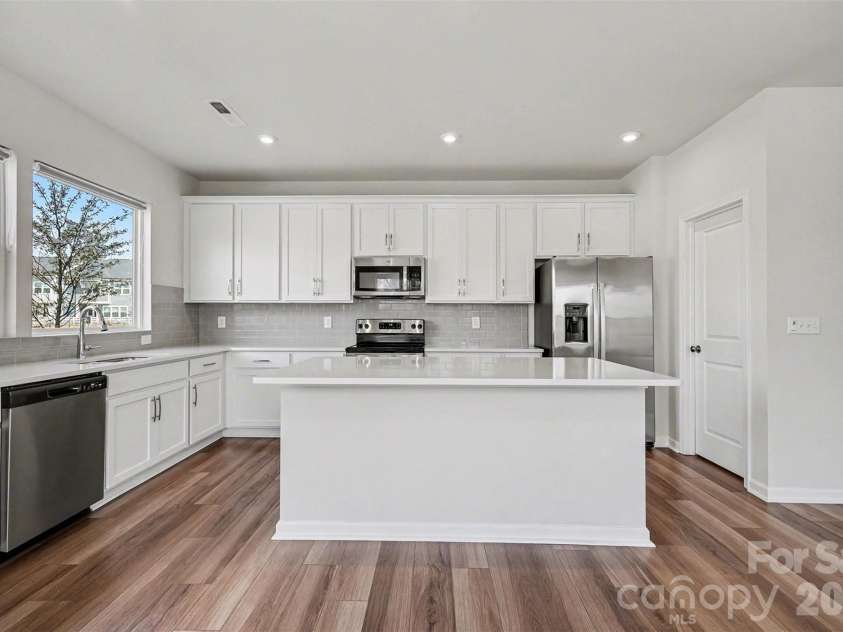 105 Renny Alley, Charlotte, NC 28217.  MLS# CAR4414720, YatesRealty ID 10506. 