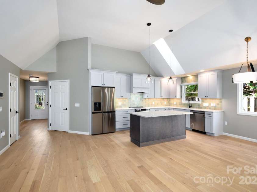 19 Beekeeper Trail, Swannanoa, NC 28778.  MLS# CAR4251601, YatesRealty ID 10506. Stunning Design by Home Source Builders