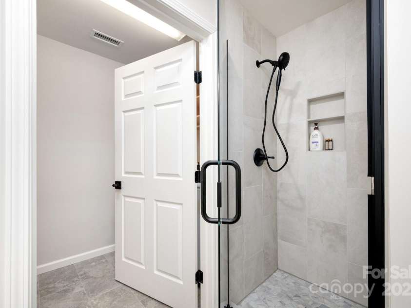 19 Beekeeper Trail, Swannanoa, NC 28778.  MLS# CAR4251601, YatesRealty ID 10506. Tiled, Walk-In Shower