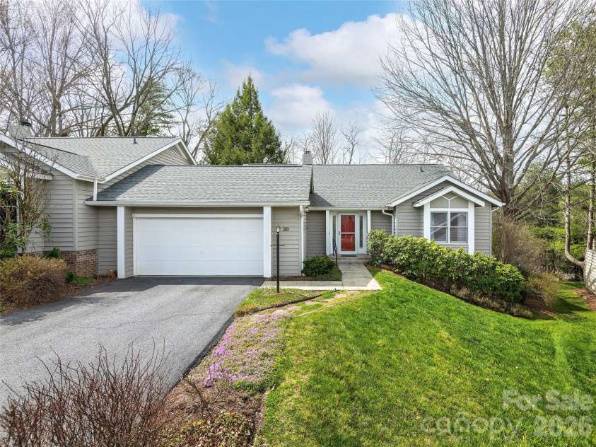 20 Cedarcliff Circle, Asheville, NC 28803.  MLS# CAR4360512, YatesRealty ID 10507. 
