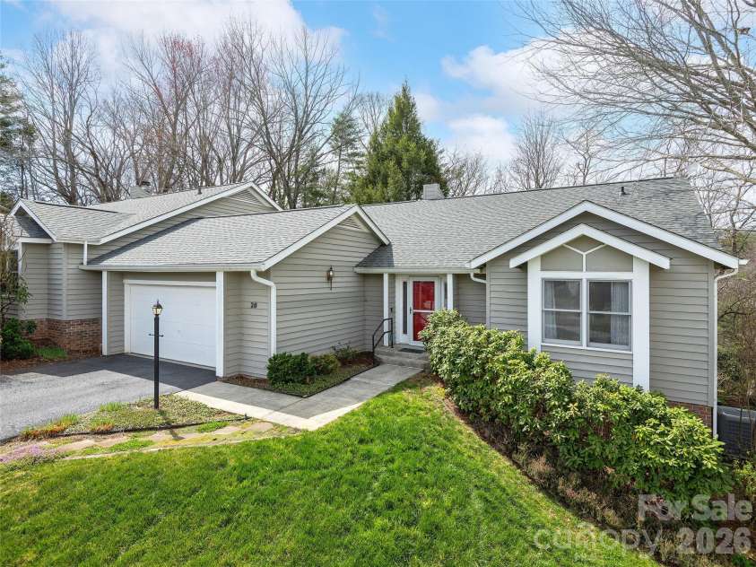 20 Cedarcliff Circle, Asheville, NC 28803.  MLS# CAR4360512, YatesRealty ID 10507. 
