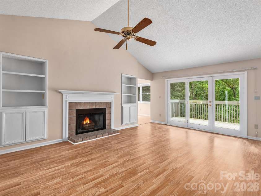 20 Cedarcliff Circle, Asheville, NC 28803.  MLS# CAR4360512, YatesRealty ID 10507. 