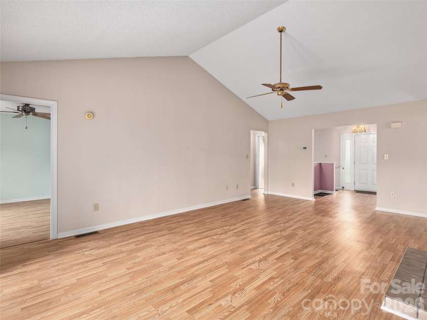 20 Cedarcliff Circle, Asheville, NC 28803.  MLS# CAR4360512, YatesRealty ID 10507. 