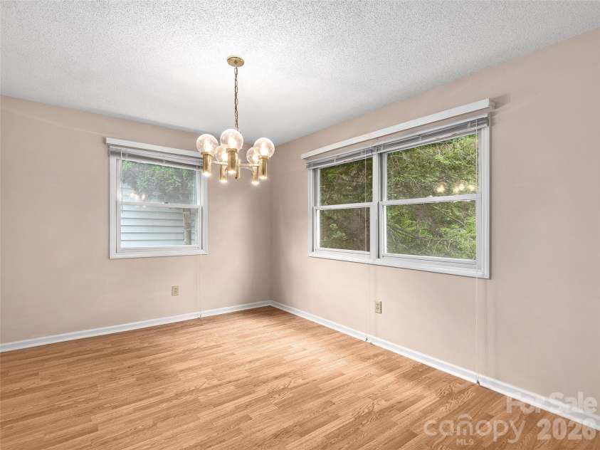 20 Cedarcliff Circle, Asheville, NC 28803.  MLS# CAR4360512, YatesRealty ID 10507. 