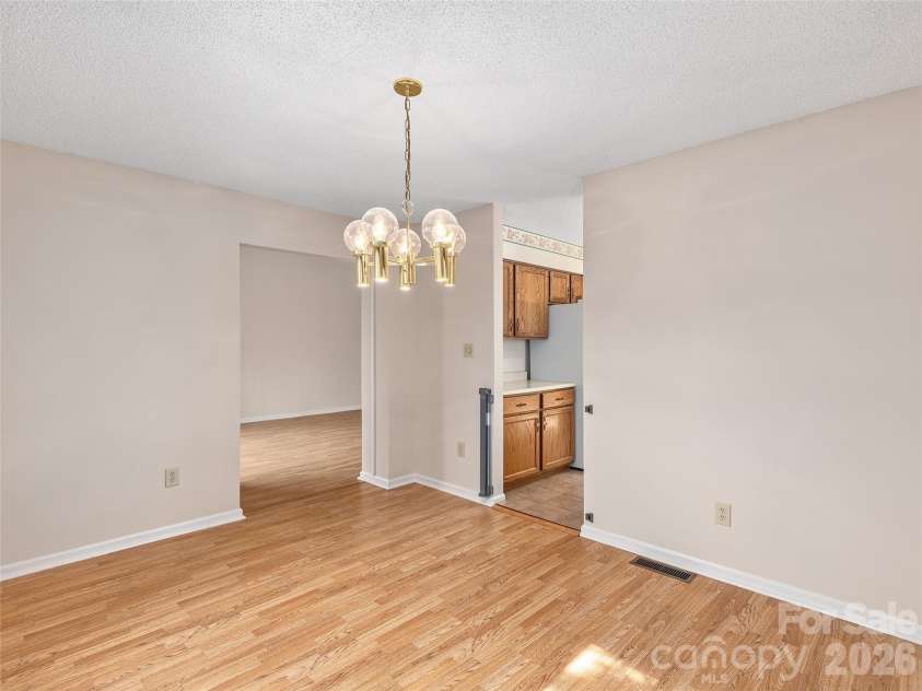 20 Cedarcliff Circle, Asheville, NC 28803.  MLS# CAR4360512, YatesRealty ID 10507. 