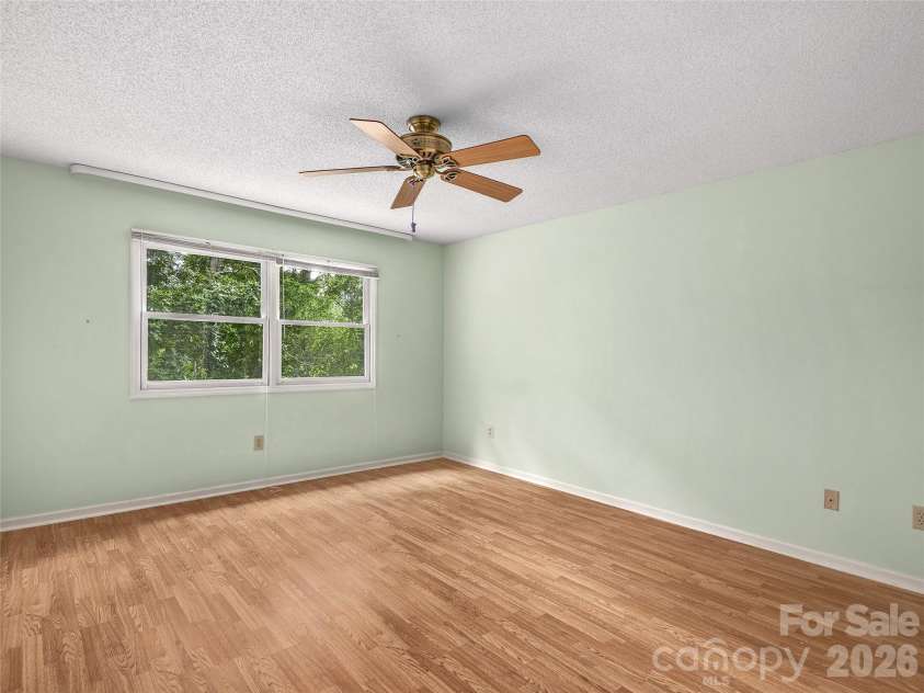 20 Cedarcliff Circle, Asheville, NC 28803.  MLS# CAR4360512, YatesRealty ID 10507. 