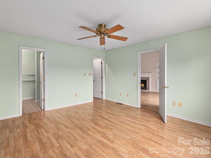 20 Cedarcliff Circle, Asheville, NC 28803.  MLS# CAR4360512, YatesRealty ID 10507. 
