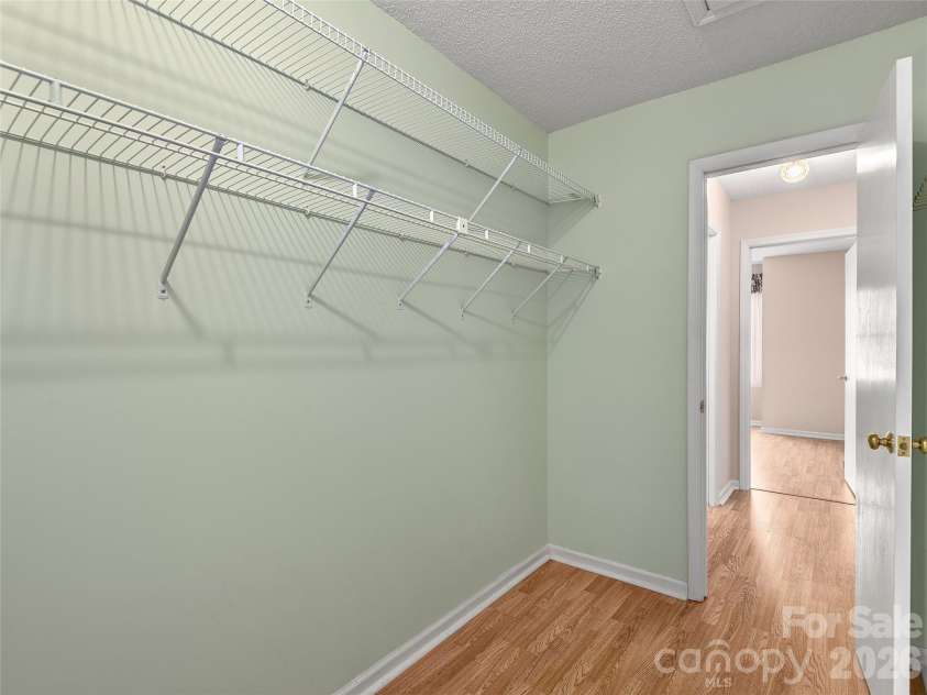 20 Cedarcliff Circle, Asheville, NC 28803.  MLS# CAR4360512, YatesRealty ID 10507. 