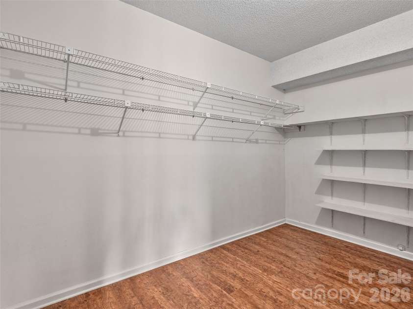 20 Cedarcliff Circle, Asheville, NC 28803.  MLS# CAR4360512, YatesRealty ID 10507. 