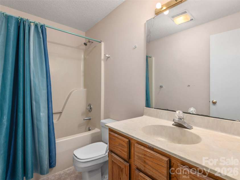 20 Cedarcliff Circle, Asheville, NC 28803.  MLS# CAR4360512, YatesRealty ID 10507. 