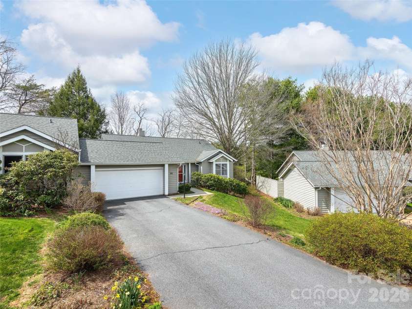 20 Cedarcliff Circle, Asheville, NC 28803.  MLS# CAR4360512, YatesRealty ID 10507. 