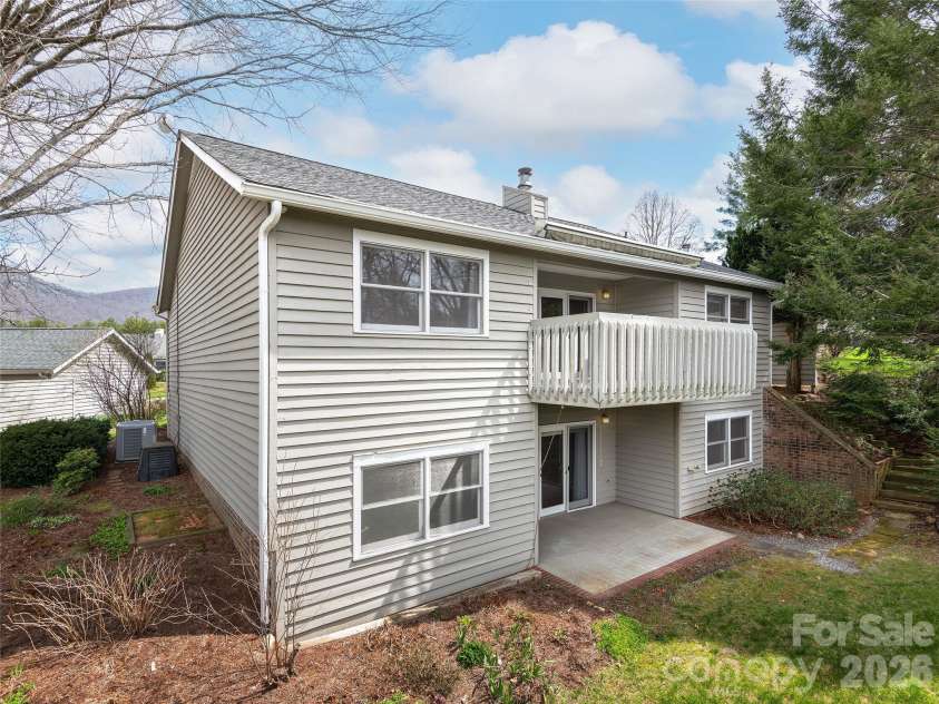 20 Cedarcliff Circle, Asheville, NC 28803.  MLS# CAR4360512, YatesRealty ID 10507. 