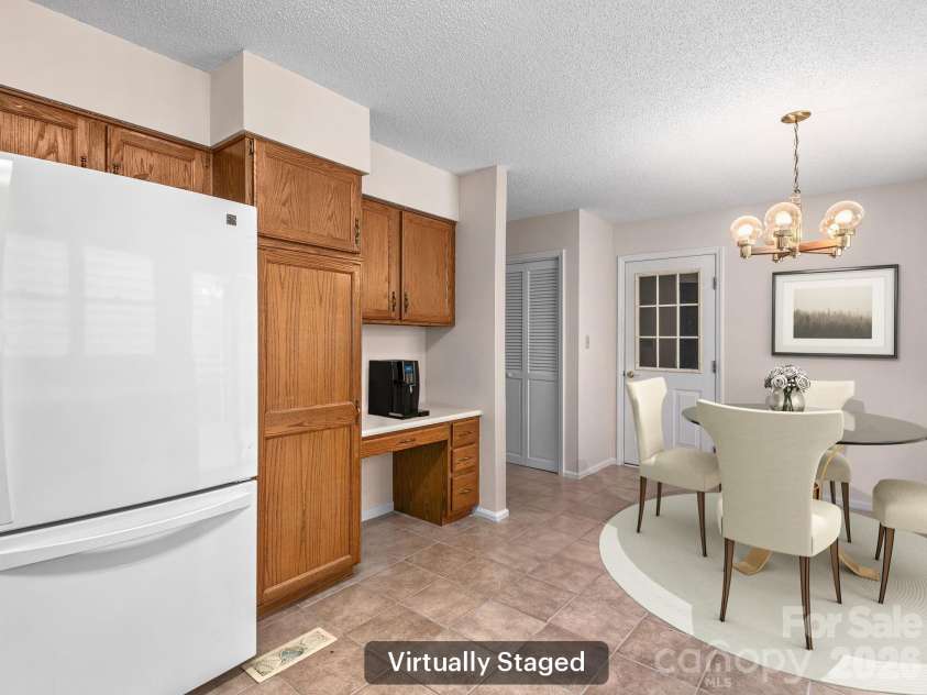 20 Cedarcliff Circle, Asheville, NC 28803.  MLS# CAR4360512, YatesRealty ID 10507. 