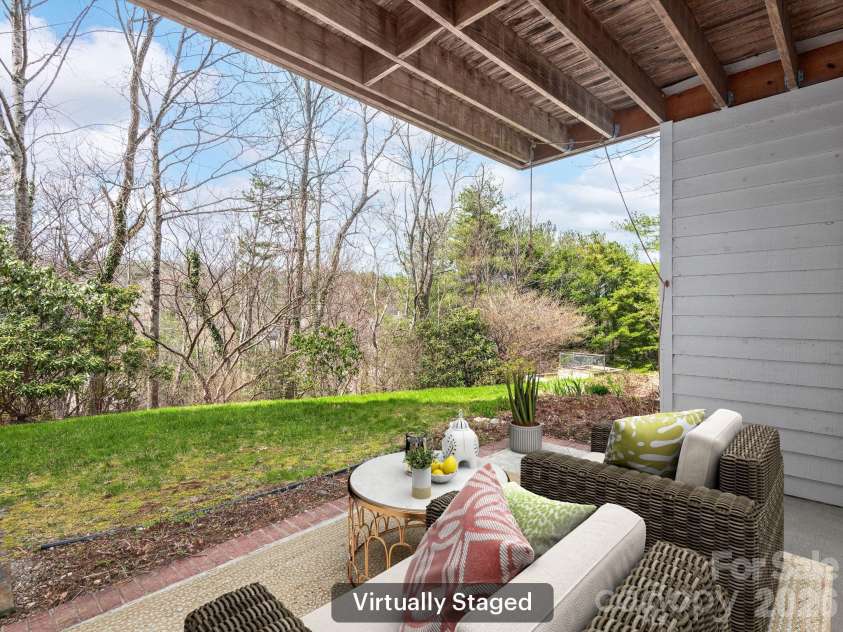 20 Cedarcliff Circle, Asheville, NC 28803.  MLS# CAR4360512, YatesRealty ID 10507. 