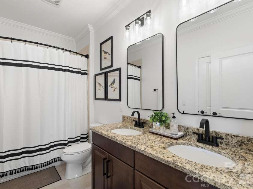 1015 Chippenham Avenue, Lancaster, SC 29720.  MLS# CAR4362086, YatesRealty ID 10509. 