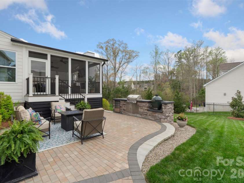 1015 Chippenham Avenue, Lancaster, SC 29720.  MLS# CAR4362086, YatesRealty ID 10509. 