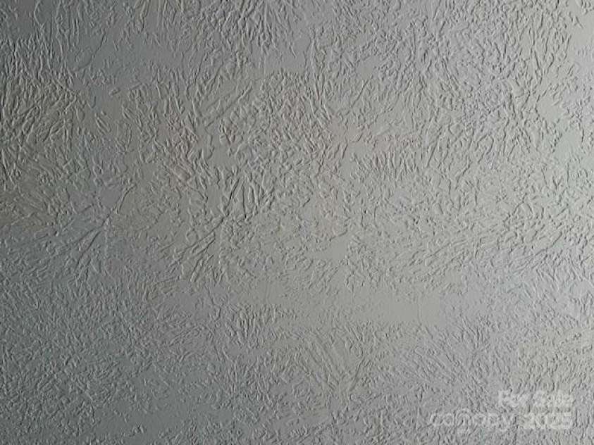 117 24th Street, Hickory, NC 28601.  MLS# CAR4245699, YatesRealty ID 10509. 